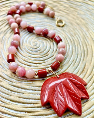 Colier vintage frunza jasp rosu & opal roz