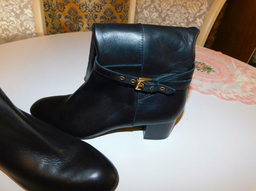 Cizme noi Minelli Italia , masura 41, piele naturala , elegante , deosebite