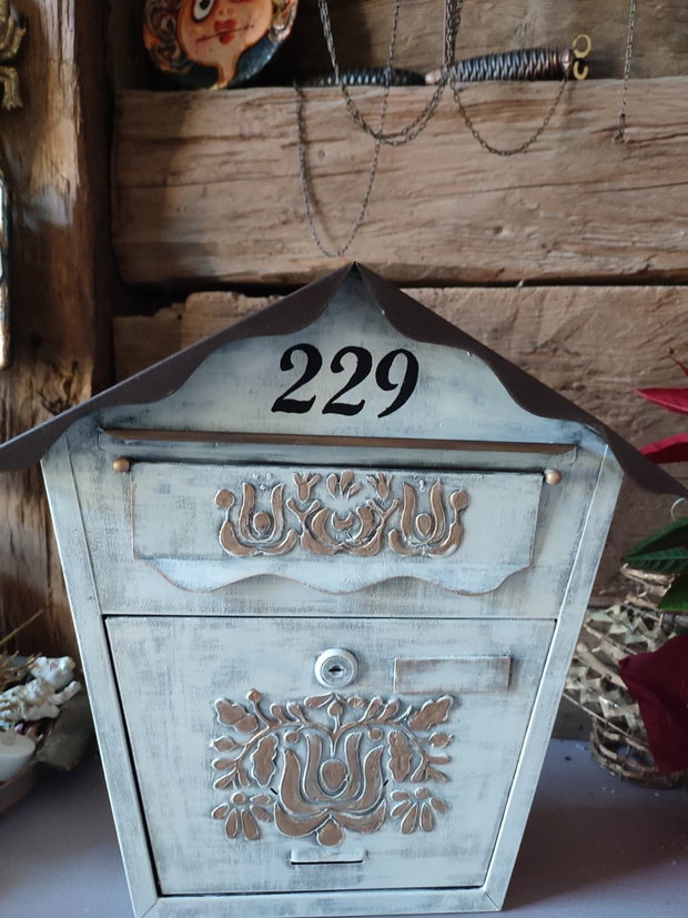 Cutie poștală decorată manual  casuță poștală vintage cu model traditional