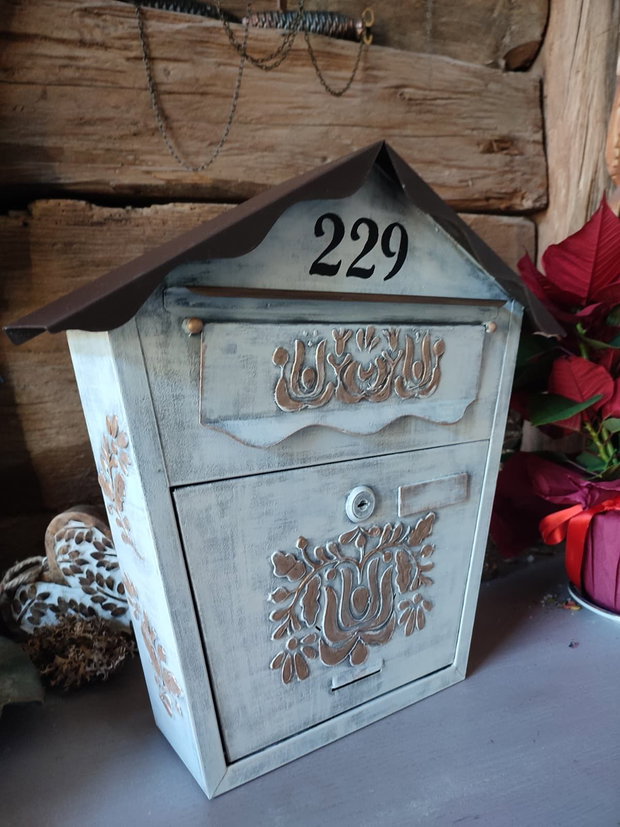 Cutie poștală decorată manual  casuță poștală vintage cu model traditional
