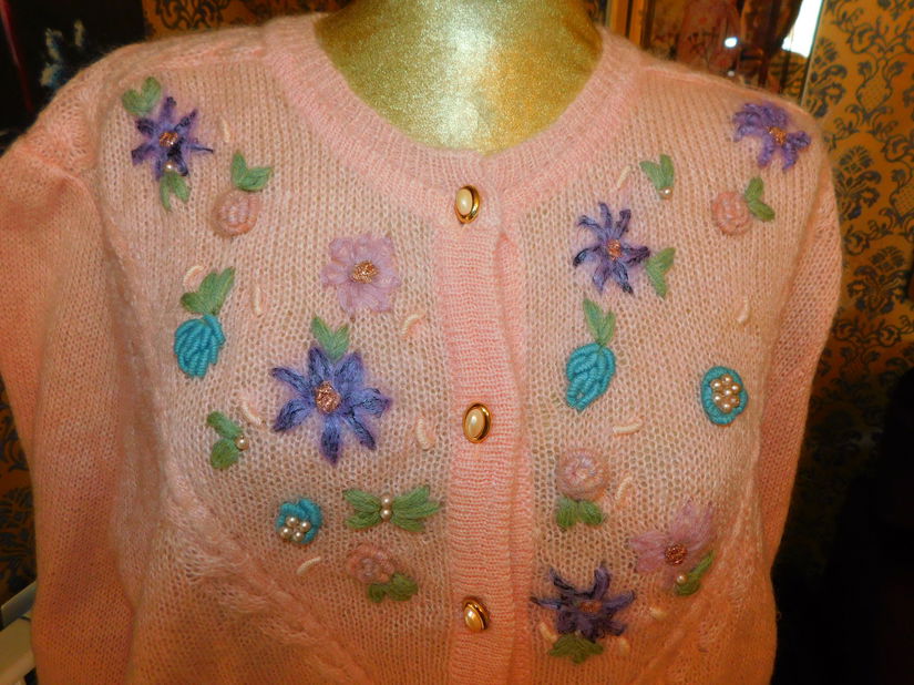 Cardigan nou   Italia ,mohair ,  elemente  florale lucrate si aplicate manual   48 - 50