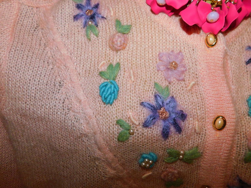 Cardigan nou   Italia ,mohair ,  elemente  florale lucrate si aplicate manual   48 - 50