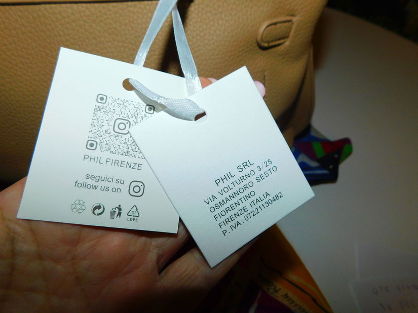 Geanta noua, Italia, foarte incapatoare, etichete atasate, esarfa noua matase naturala Louis feraud, cadou