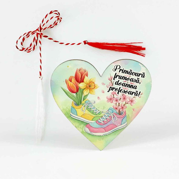 Martisor din lemn pentru profesoara de sport, educatie fizica
