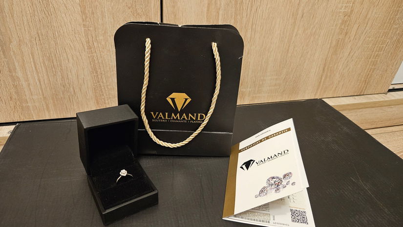 Inel elegant de logodna din aur alb de 14K (585) cu un diamante