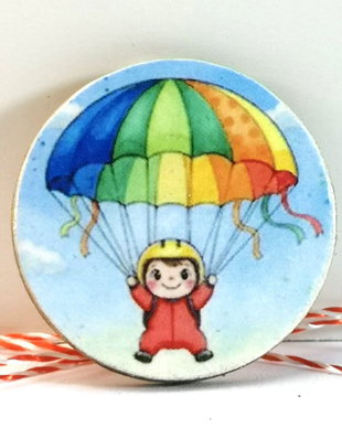 Martisor pentru copii cu parasutist