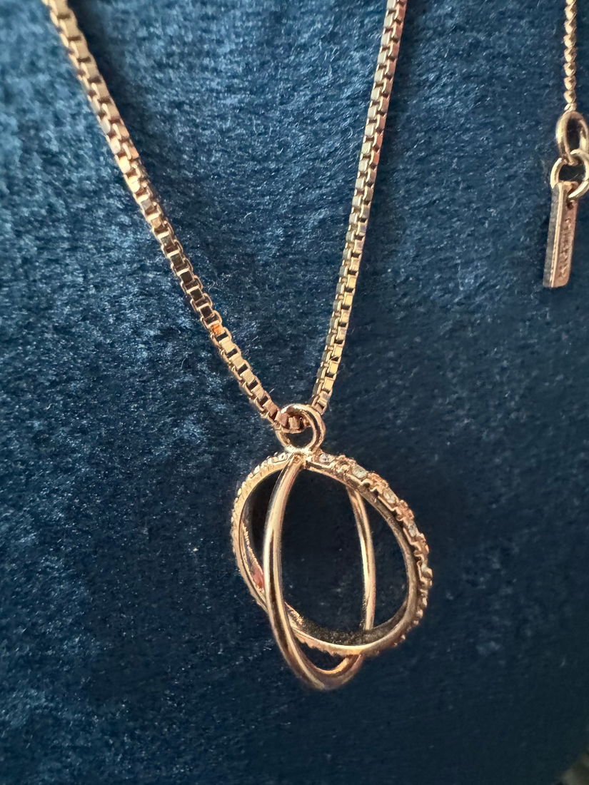 Lanț cu pandantiv Pilgrim Danish design nou