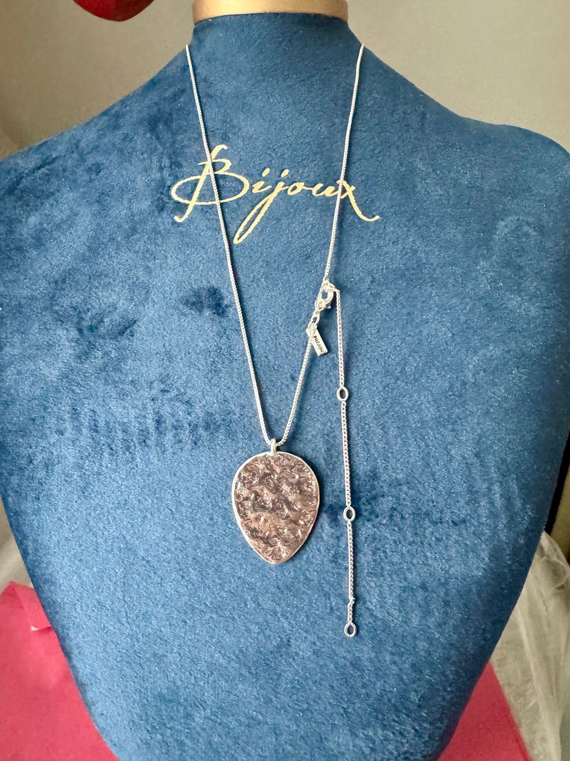 Pilgrim leaf Necklace Danish design