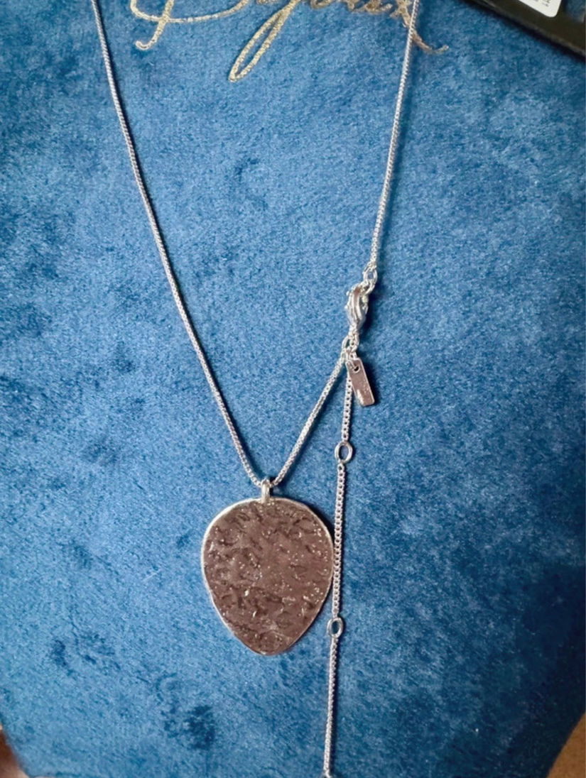 Pilgrim leaf Necklace Danish design