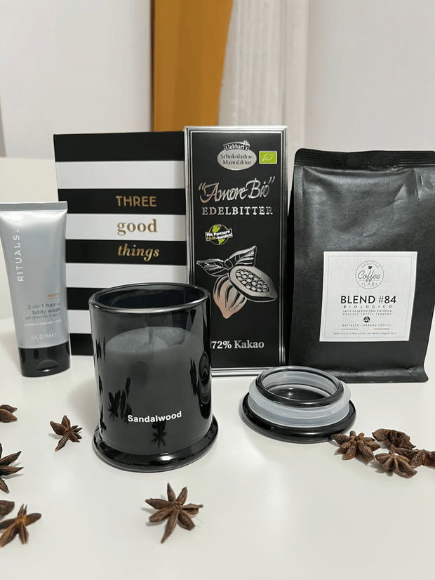 Set cadou pentru bărbați Gentleman Black | cafea premium, gel de duș Rituals, lumânare și ciocolată neagră