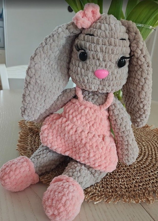 Fetita iepuras by Irina