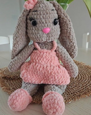 Fetita iepuras by Irina