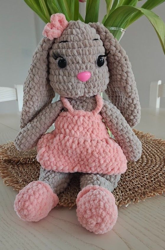 Fetita iepuras by Irina