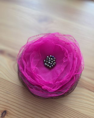 Brosa martisor tip floare