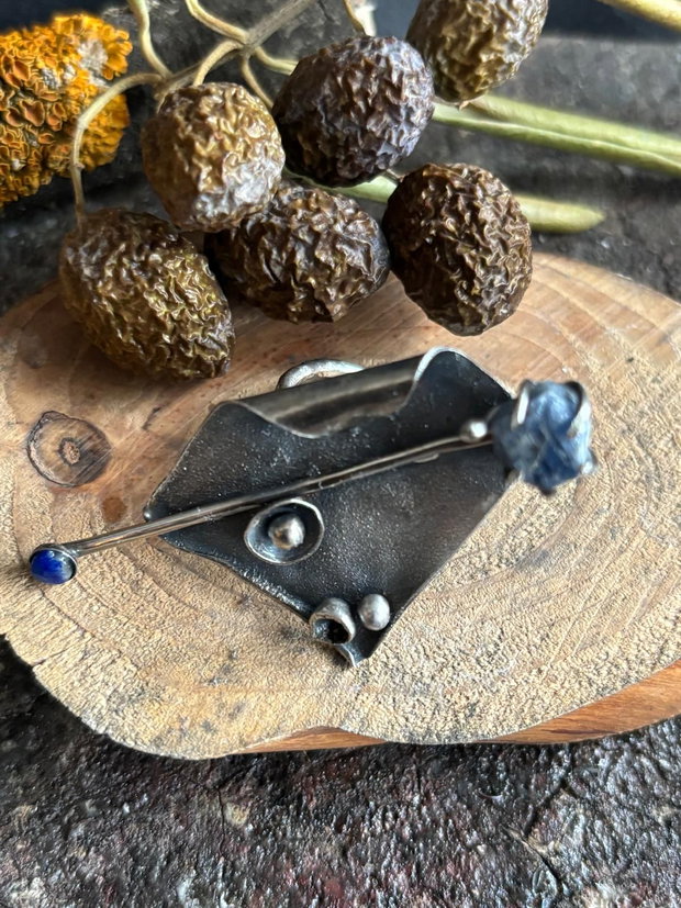 Inel reglabil, supradimensionat si asimetric din argint 925, lapis lazuli si apatit brut