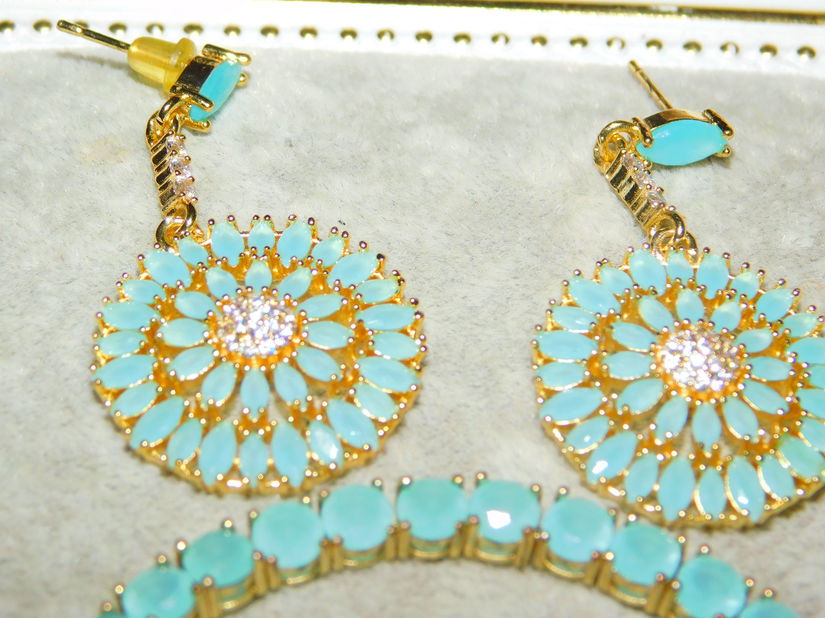 Cercei  cu bratara   cristale zirconiu turcoaz, set deosebit