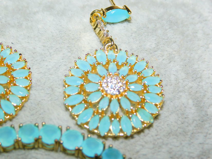 Cercei  cu bratara   cristale zirconiu turcoaz, set deosebit