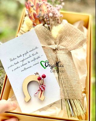 Set cu buchet de flori pentru mama/profesor