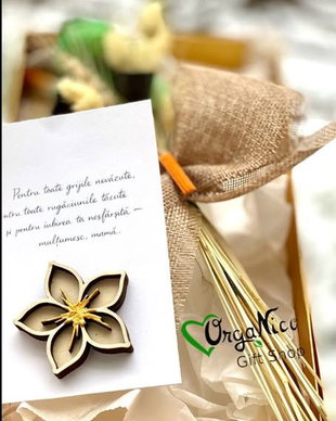 Set cu buchet de flori si measj pentru mama/profesor