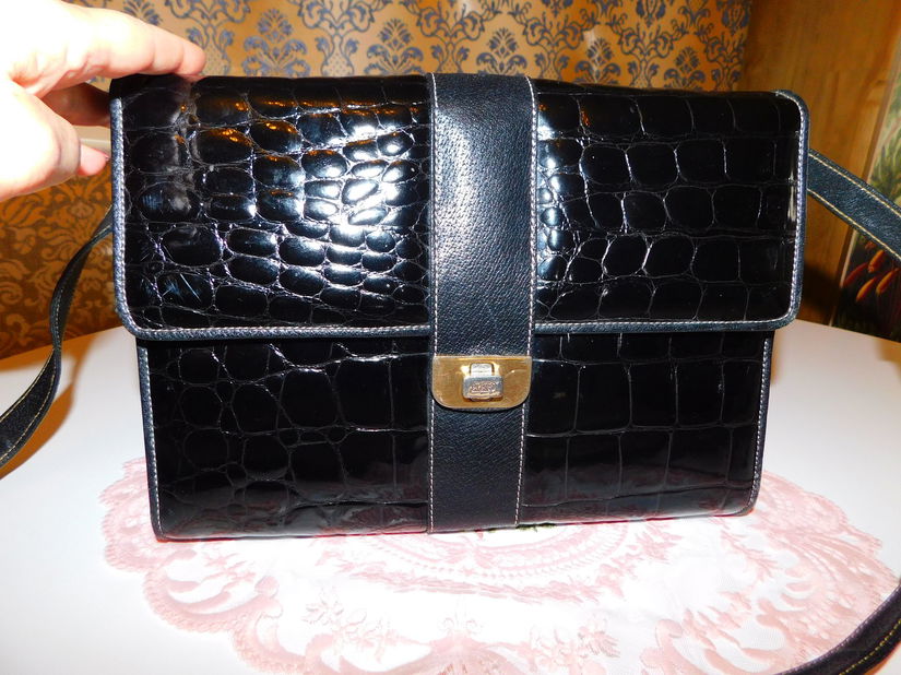 GIANFRANCO  FERRE,  poseta vintage / poseta / plic / piele extra/  2 bratari deosebite, cadou