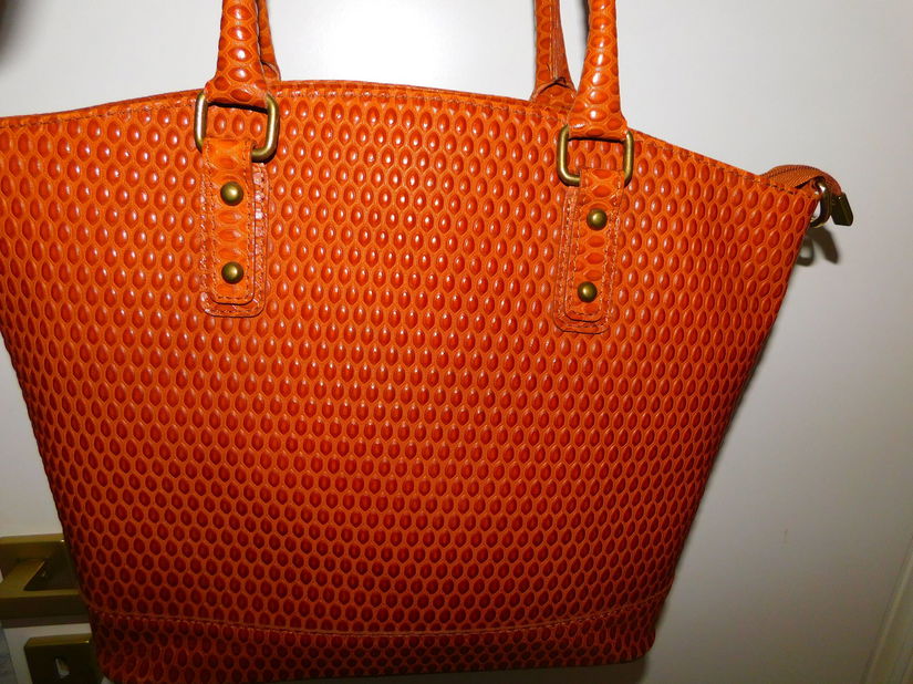 Geanta mare  vintage, Italia,  piele naturala  foarte  groasa,  deosebita