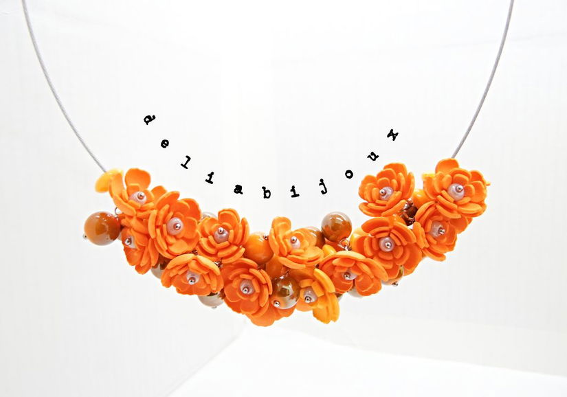 Colier handmade statement cu flori portocalii (cod1379)