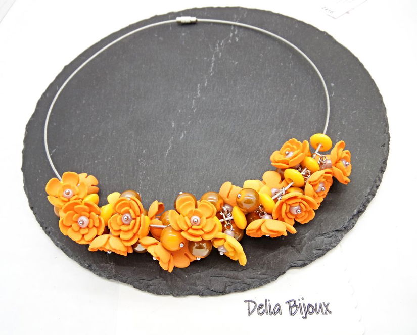 Colier handmade statement cu flori portocalii (cod1379)