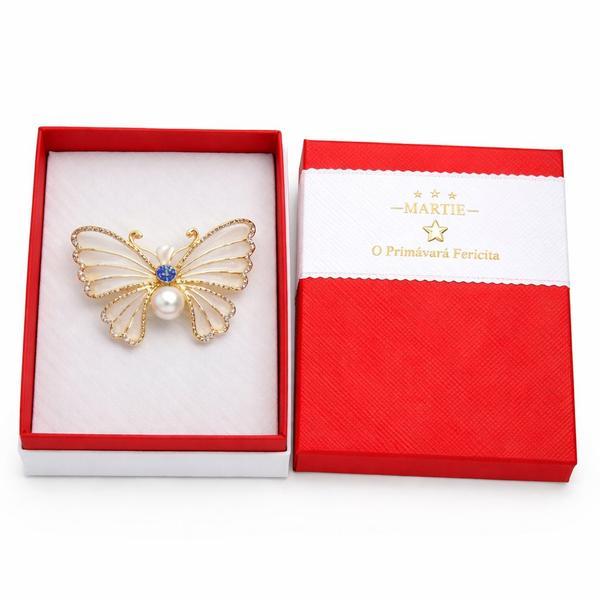 Mărțișor Broșă Fluture Elegant cu Perlă și Cristal Albastru, Finisaj Auriu, Cutie Cadou