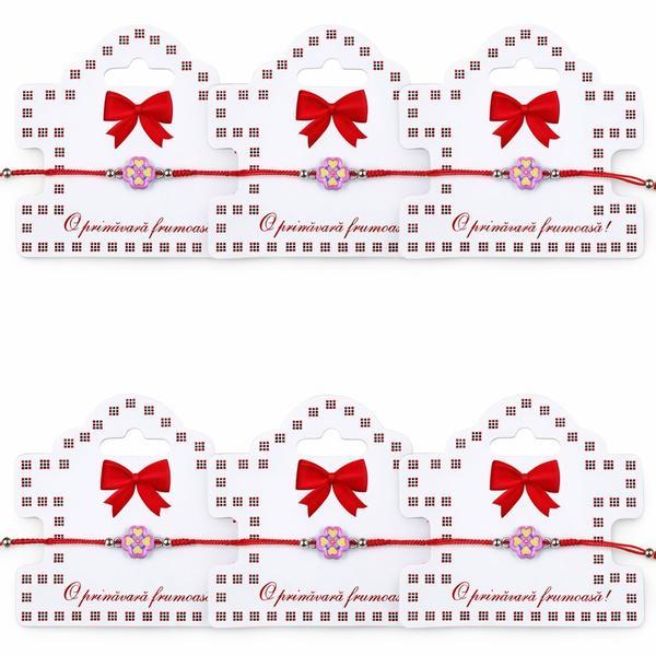 Set 6 Mărțișoare Brățară Reglabilă cu Pandantiv Trifoi Multicolor, Șnur Alb-Roșu, Card &bdquo;O primăvară frumoasă&rdquo;
