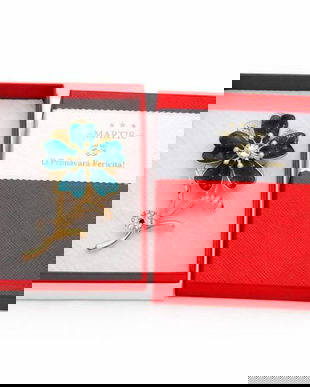 Mărțișor Broșă Floare Verde cu Cristale, Finisaj Auriu, Design Elegant