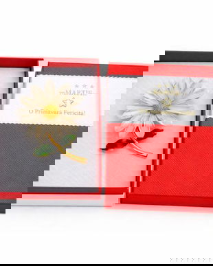 Mărțișor Broșă Margareta Albă cu Frunze Verzi, Finisaj Auriu, Design Elegant