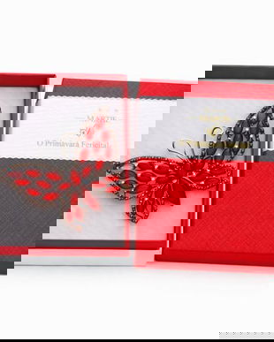 Mărțișor Broșă Fluture Roșu cu Pietre Decorative, Design Elegant Antichizat, Cutie Cadou Premium