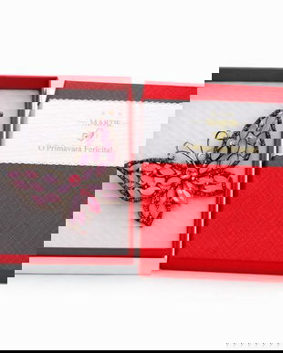 Mărțișor Broșă Fluture Roz cu Pietre Decorative, Design Elegant, Cutie Cadou Premium