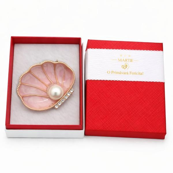 Mărțișor Broșă Scoică Roz cu Perlă și Cristale, Design Elegant și Delicat, Cadou 1 Martie, Cutie Premium