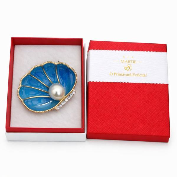 Mărțișor Broșă Scoică Albastră cu Perlă și Cristale, Design Elegant Premium, Cadou 1 Martie, Cutie Elegantă