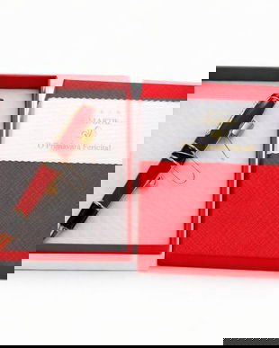 Mărțișor Pix Elegant Roșu cu Accente Aurii, Design Clasic Premium, Cadou 1 Martie, Cutie Elegantă