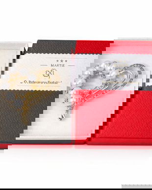 Broșă Mărțișor Inimă Elegantă cu Perlute și Cristale