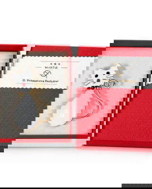 Broșă Mărțișor Pisică Albă Elegantă, cu Accente Aurii