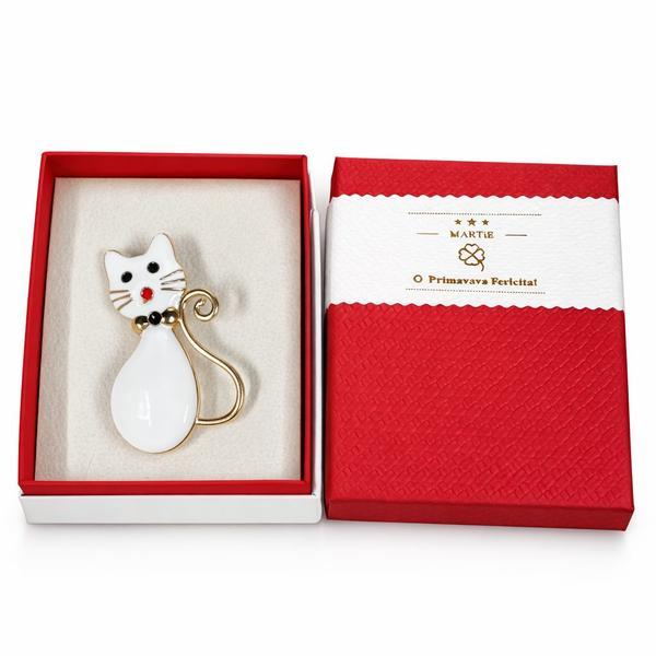 Broșă Mărțișor Pisică Albă Elegantă, cu Accente Aurii