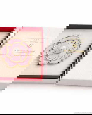 Broșă Mărțișor Floare Roz cu Perlă Centrală și Finisaj Auriu