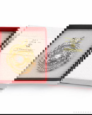 Broșă Mărțișor Trandafir Auriu cu Perlă și Cristale Strălucitoare