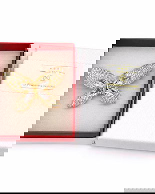 Broșă Mărțișor Fluture Auriu cu Pietre Strălucitoare, Design Elegant