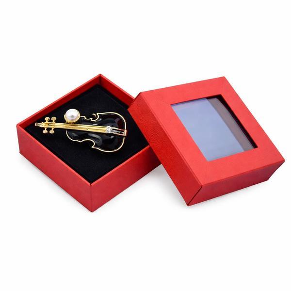 Broșă Mărțișor Vioară Elegantă, Emailată Negru-Auriu cu Perlă, cu Cutie Cadou Roșie