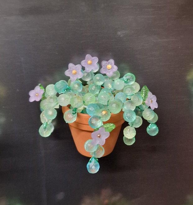 Beaded plant mini flori mov