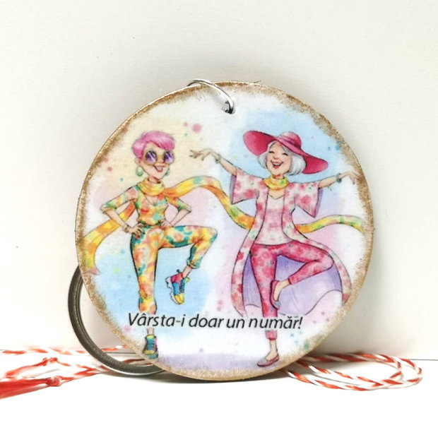 Martisor tip breloc, personalizat pentru prietena