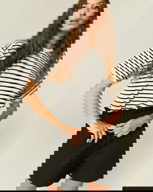 Tricou cu dungi albe și negrel