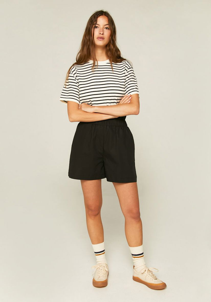 Tricou cu dungi albe și negrel