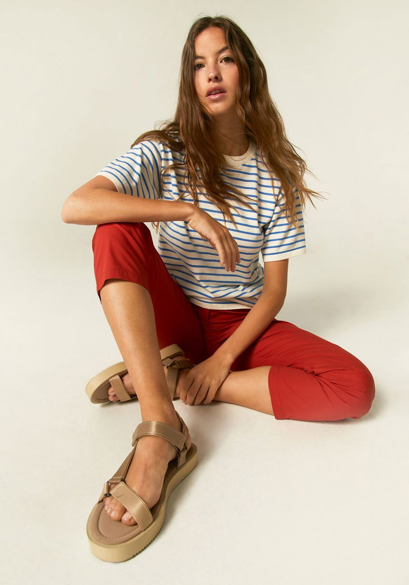 Tricou cu dungi albe și albastre