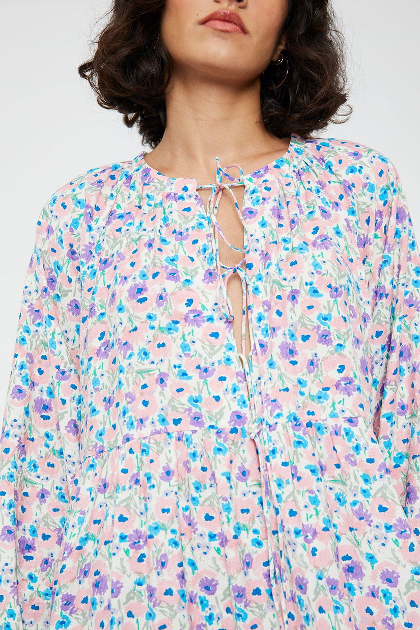 Rochie scurtă evazată cu imprimeu floral