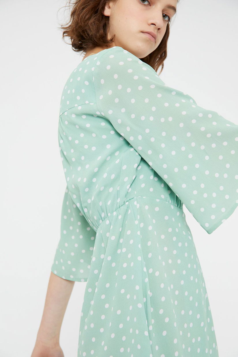 Rochie scurtă cu buline